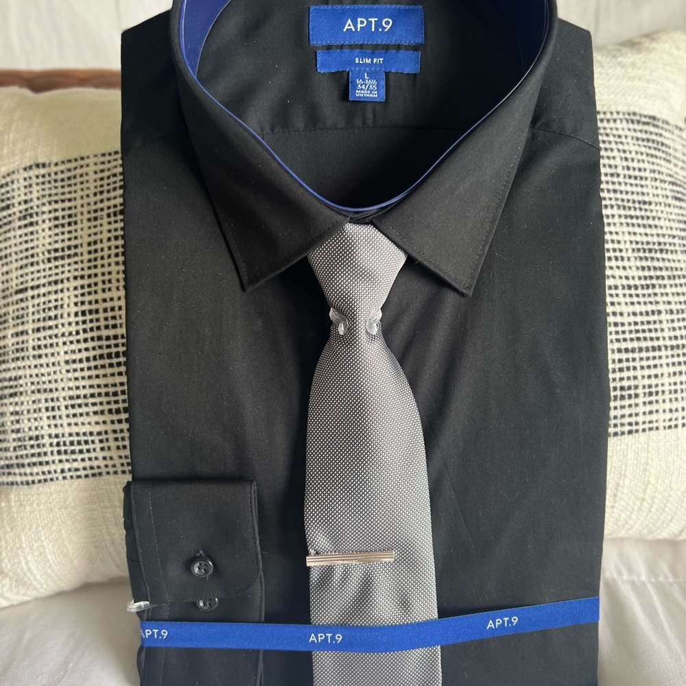 Men’s black dress shirt. NWT